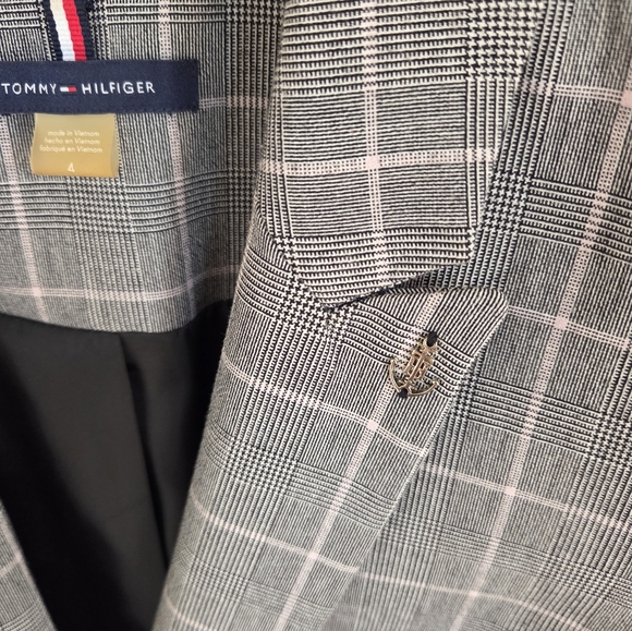Tommy Hilfiger Gray Plaid Woman's Blazer - Picture 1 of 8